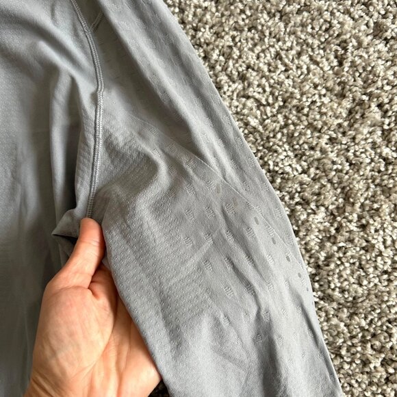 Lululemon Women's Sz XS Seamless Long Sleeve Crew Neck Top - Picture 5 of 7